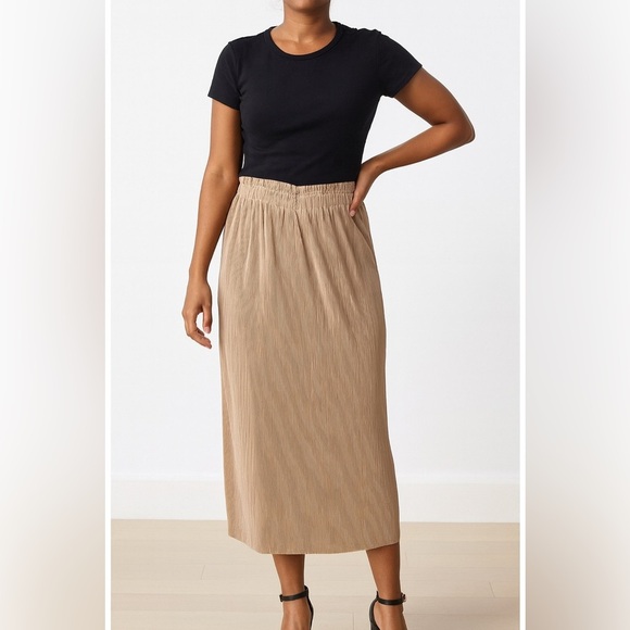 Easel Dresses & Skirts - Pleated Skirt With Side Slit